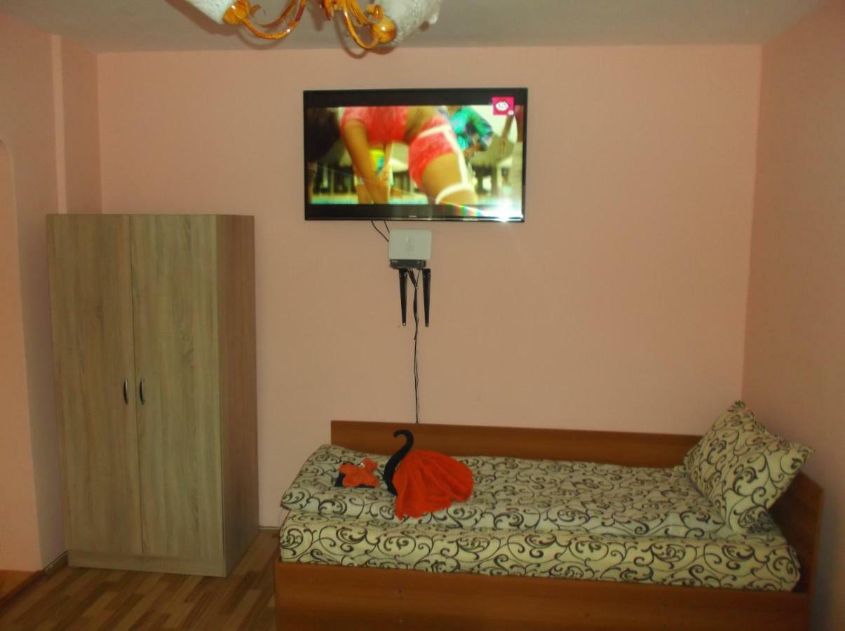Apartament 2 Camere Semidecomandat "La Gicu" Sulina Exterior foto